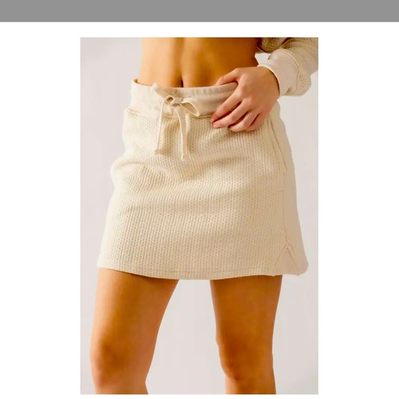 Mono B Pants - High Drawstring Waist Quilted Activewear Skort Beige-Small